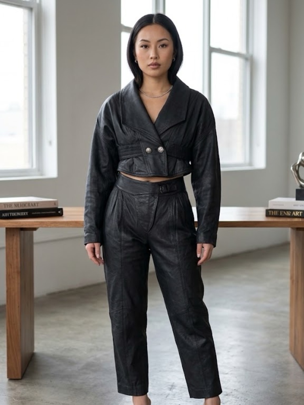 VTG Sarah Taylor Black Leather Pantsuit - Cropped Jacket & High-Waist Trousers